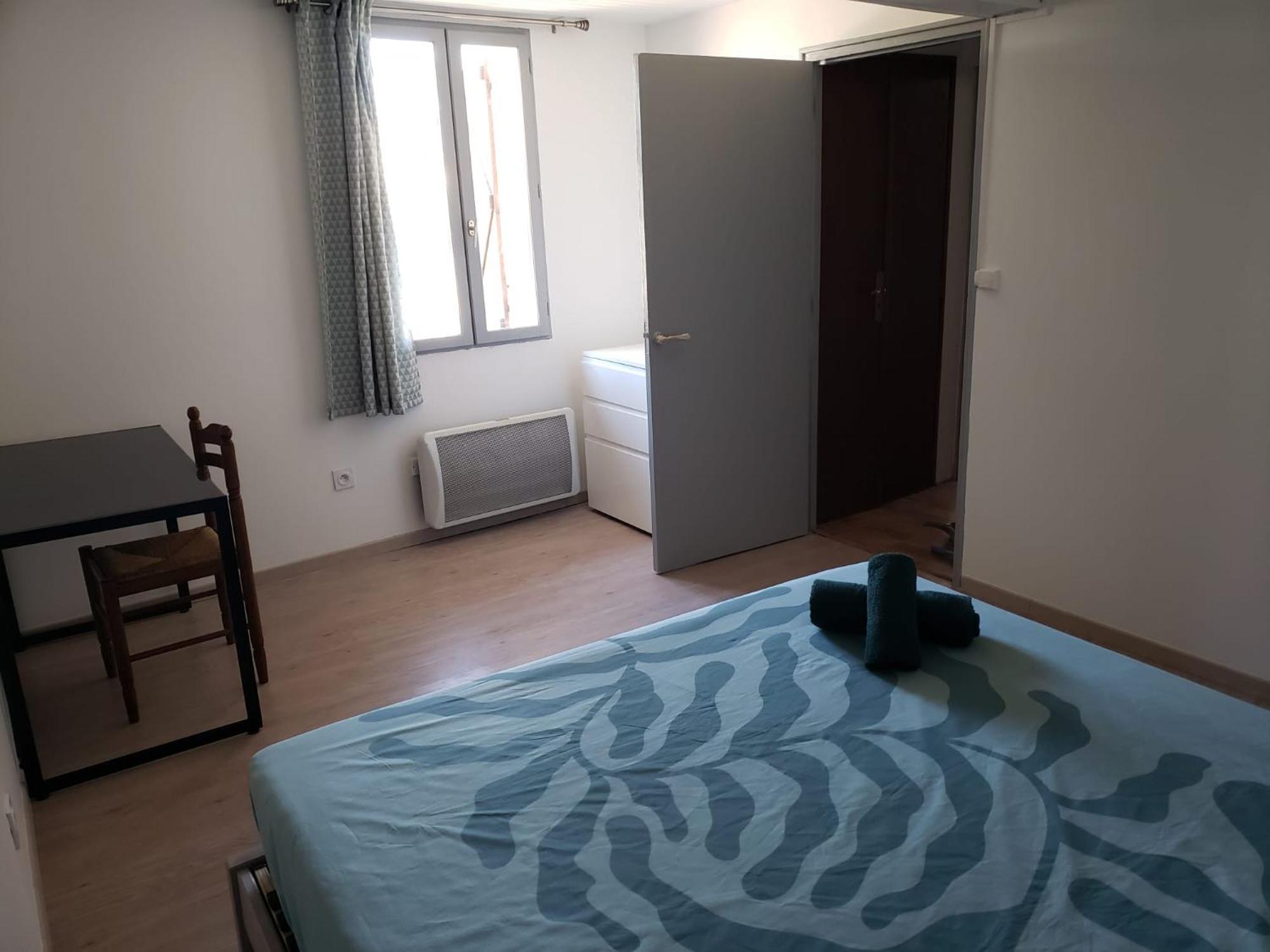 Chambres Meublees Et Spacieuses LʼIsle-Jourdain Exteriör bild