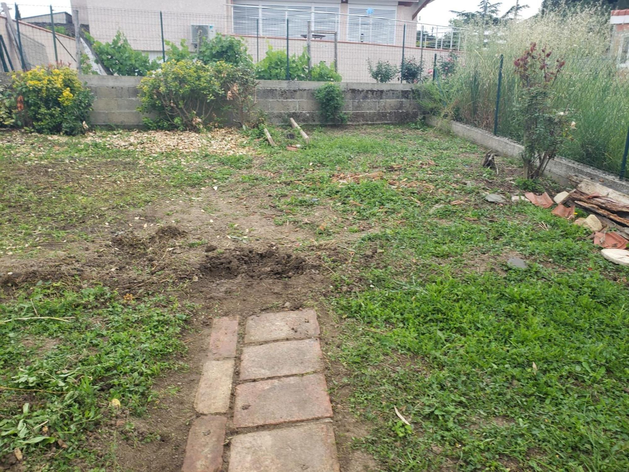 Chambres Meublees Et Spacieuses LʼIsle-Jourdain Exteriör bild