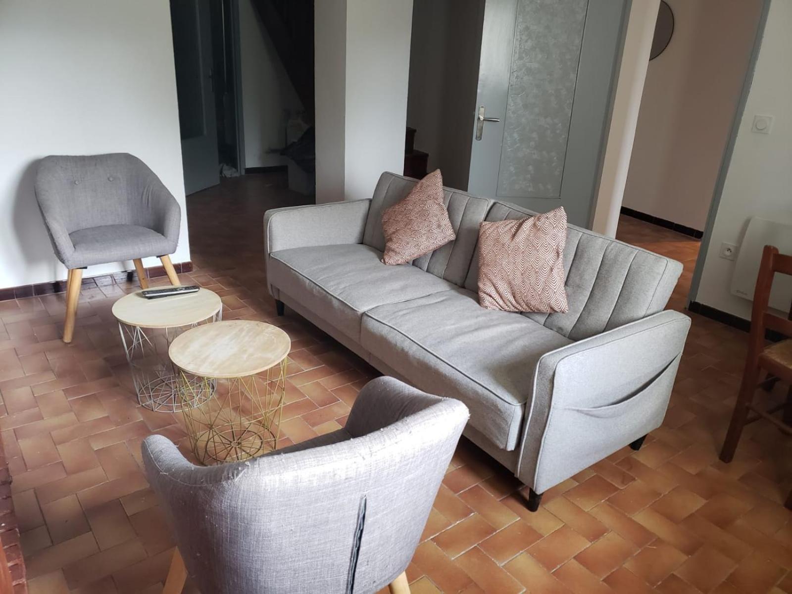 Chambres Meublees Et Spacieuses LʼIsle-Jourdain Exteriör bild